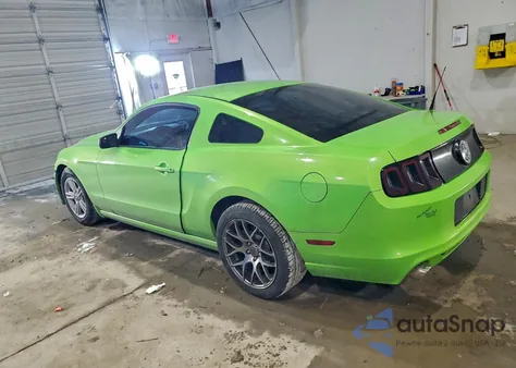 2014 Ford Mustang z USA, uszkodzony, nr VIN 1ZVBP8AM4E5274930